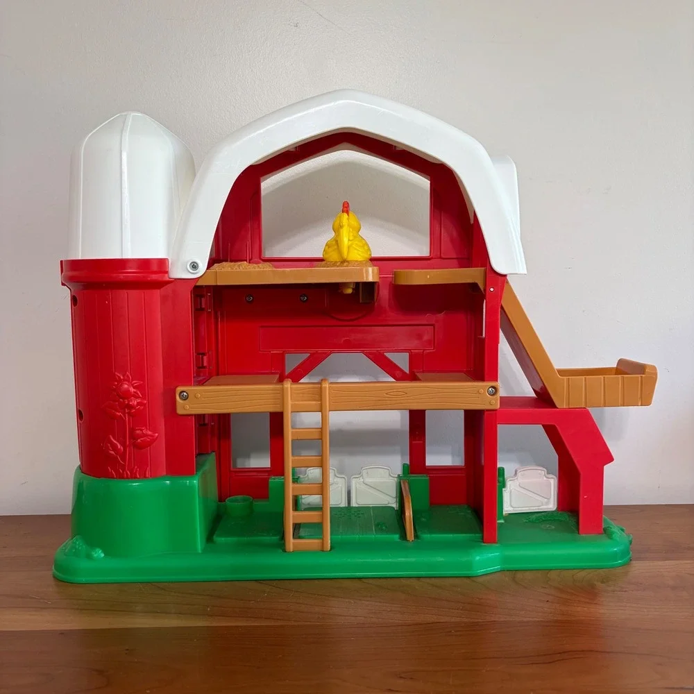 2013 Fisher-Price Little People Animal Fun Sounds Farm Playset Red Barn Y3677